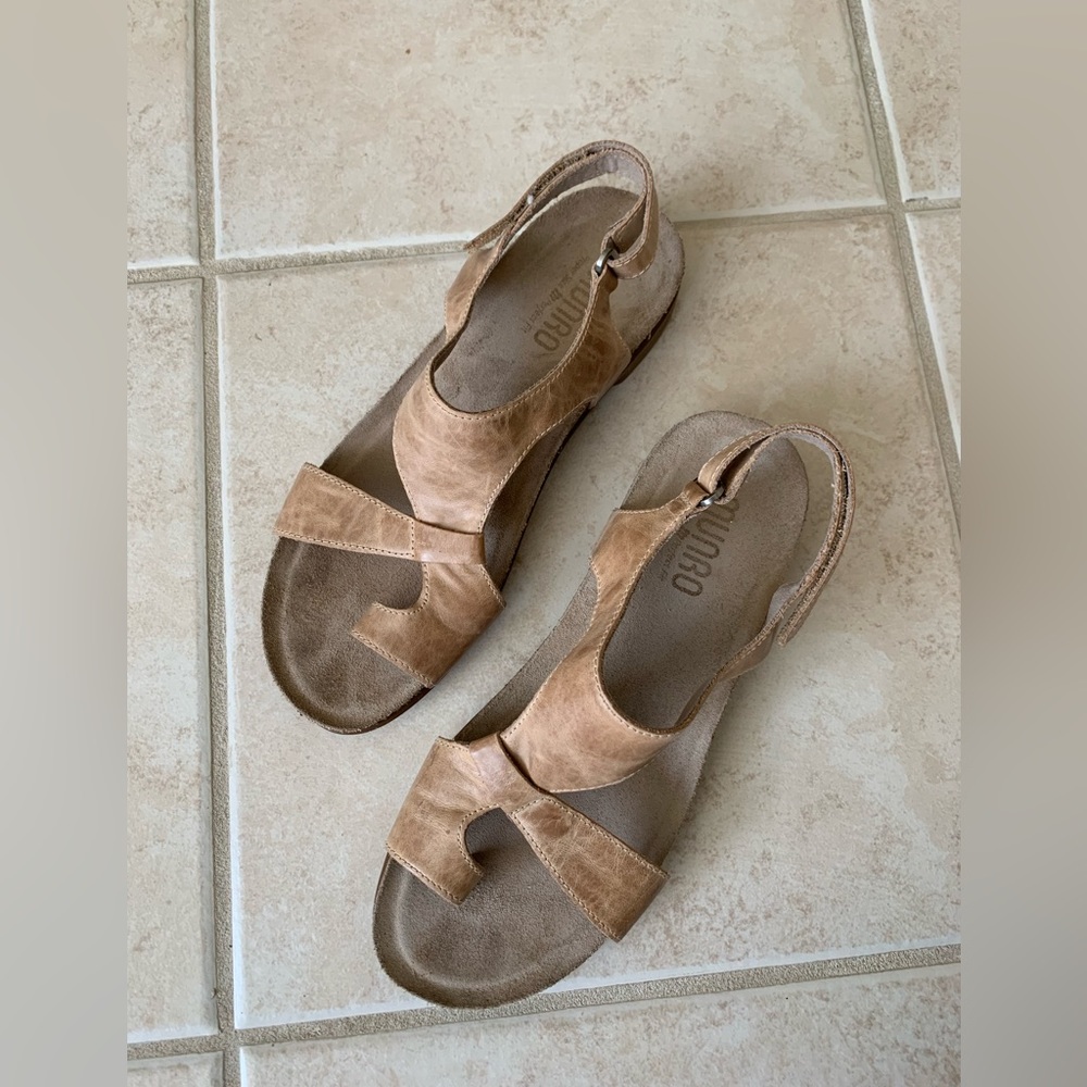 Munro sandals